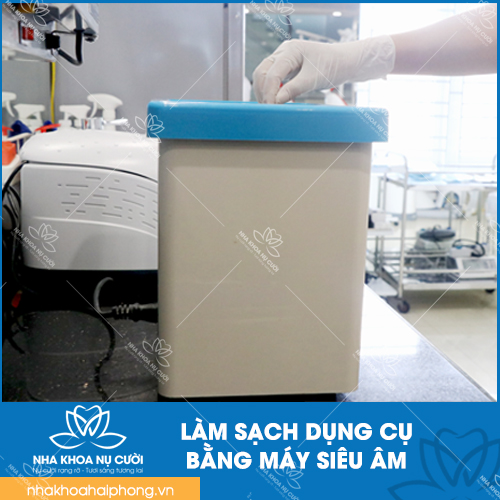 lam-sach-dung-cu