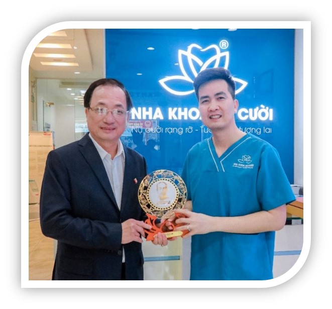 Bác sĩ CKII Bùi Việt Hòa – Giám đốc Nha Khoa Nụ Cười